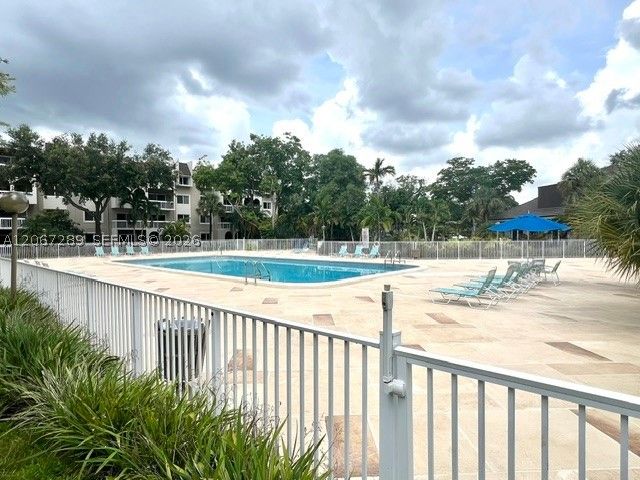 7830 Camino Real 308, Miami, FL 33143