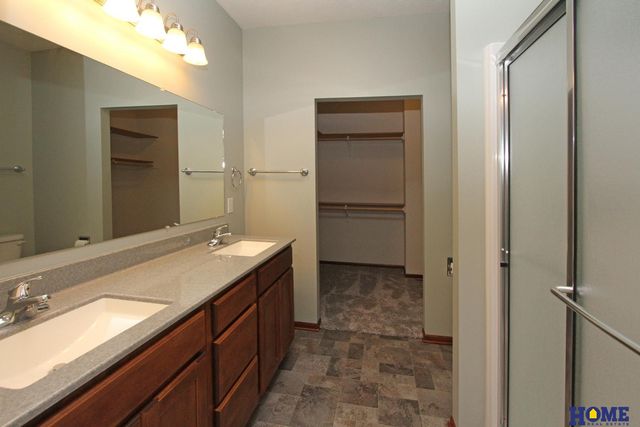 5624 Barrington Circle, Lincoln, NE 68516