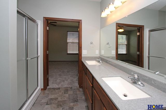 5624 Barrington Circle, Lincoln, NE 68516