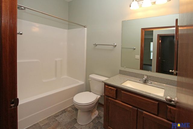 5624 Barrington Circle, Lincoln, NE 68516