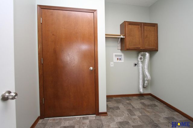 5624 Barrington Circle, Lincoln, NE 68516