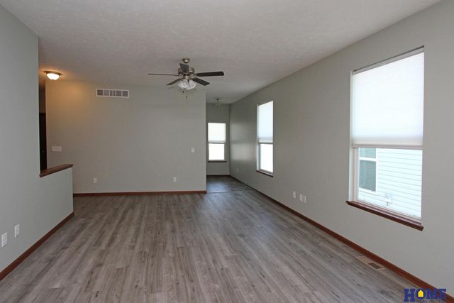 5624 Barrington Circle, Lincoln, NE 68516