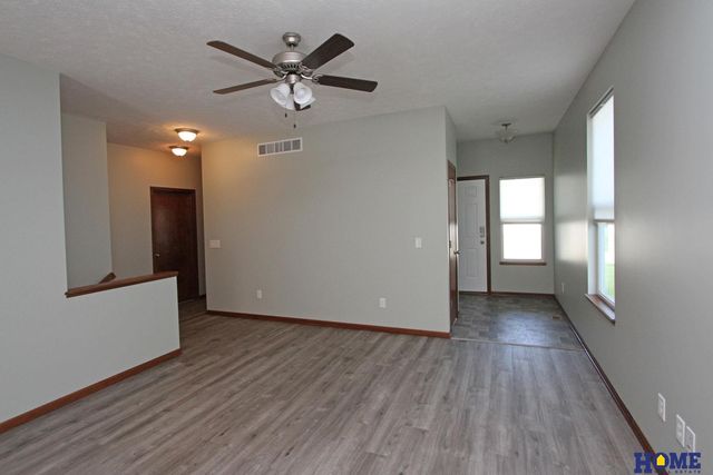 5624 Barrington Circle, Lincoln, NE 68516