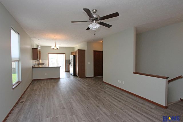 5624 Barrington Circle, Lincoln, NE 68516