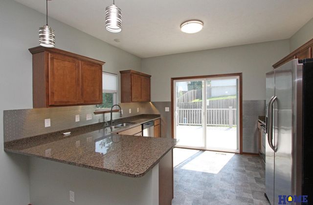 5624 Barrington Circle, Lincoln, NE 68516