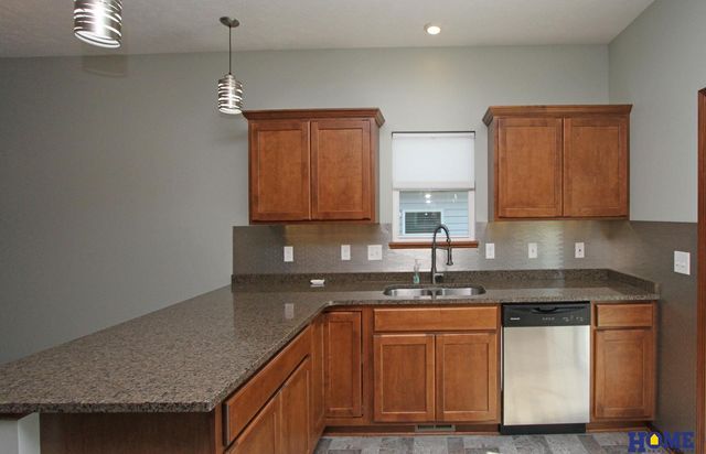 5624 Barrington Circle, Lincoln, NE 68516