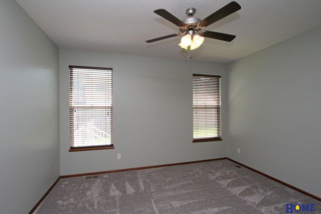 5624 Barrington Circle, Lincoln, NE 68516