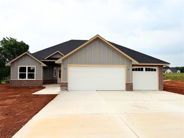 2209 Winter Ridge Road, Blanchard, OK 73010