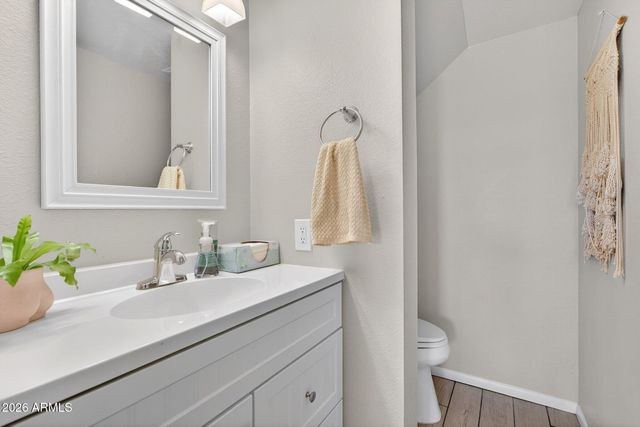 6017 W GOLDEN Lane, Glendale, AZ 85302