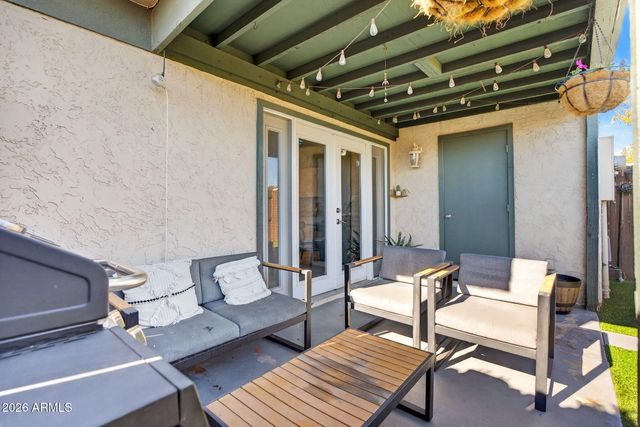 6017 W GOLDEN Lane, Glendale, AZ 85302