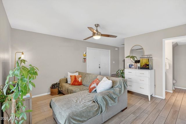 6017 W GOLDEN Lane, Glendale, AZ 85302