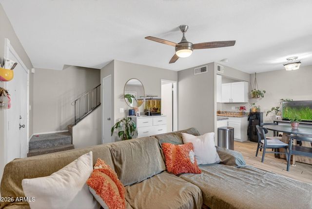 6017 W GOLDEN Lane, Glendale, AZ 85302