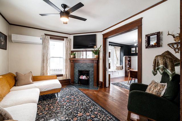 602 N Hartwell AVENUE, Waukesha, WI 53186