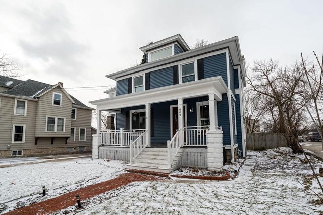 602 N Hartwell AVENUE, Waukesha, WI 53186