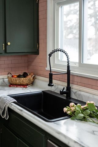 602 N Hartwell AVENUE, Waukesha, WI 53186