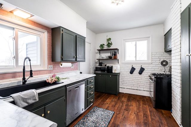 602 N Hartwell AVENUE, Waukesha, WI 53186