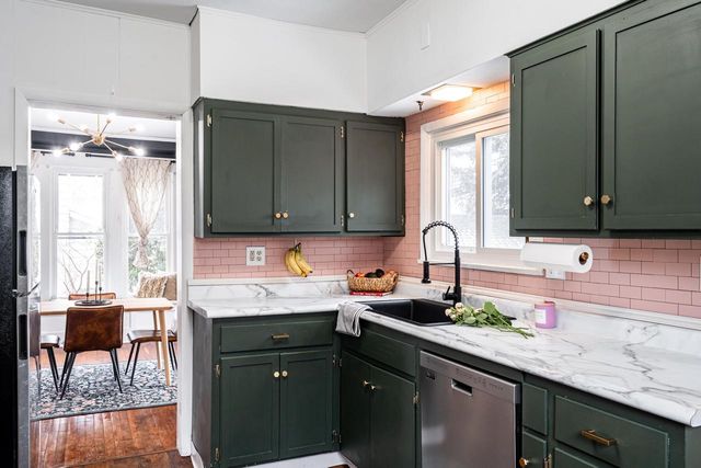 602 N Hartwell AVENUE, Waukesha, WI 53186