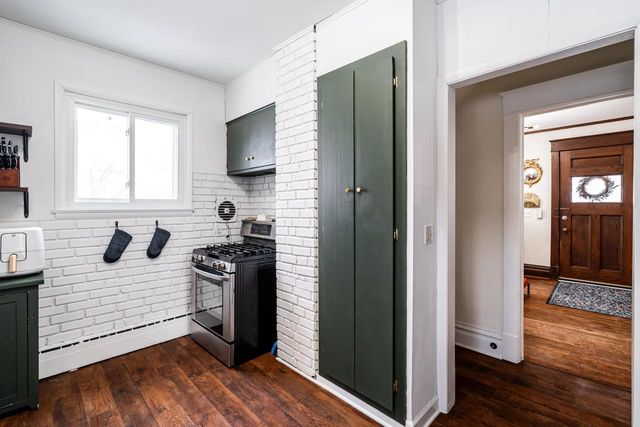 602 N Hartwell AVENUE, Waukesha, WI 53186