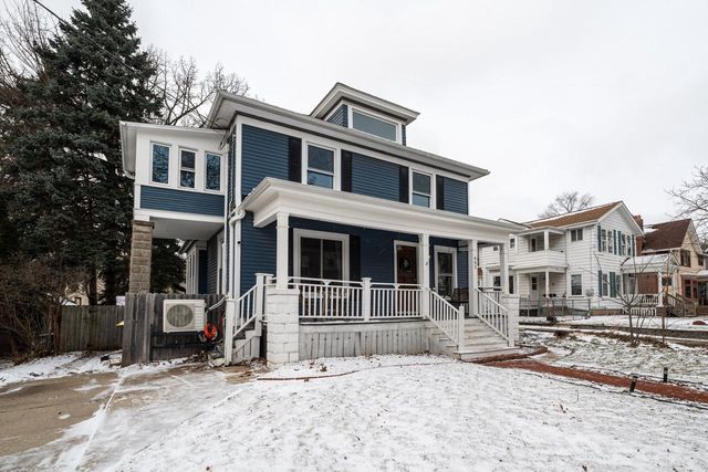 602 N Hartwell AVENUE, Waukesha, WI 53186