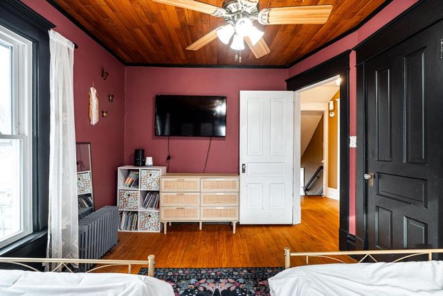 602 N Hartwell AVENUE, Waukesha, WI 53186