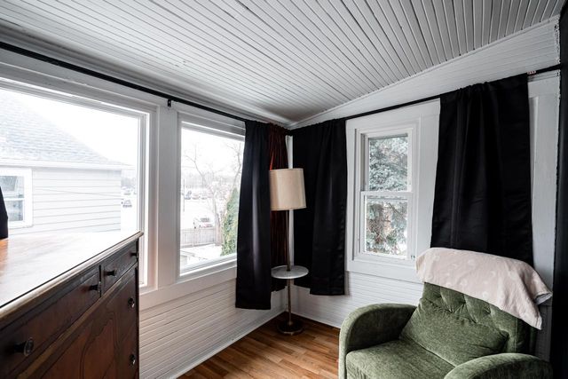 602 N Hartwell AVENUE, Waukesha, WI 53186