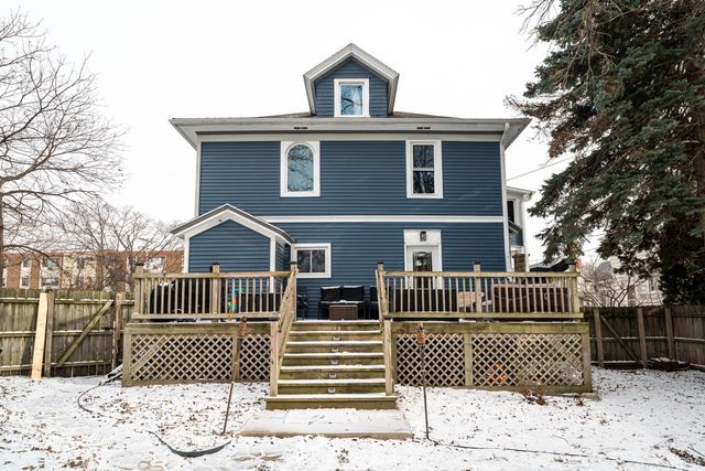 602 N Hartwell AVENUE, Waukesha, WI 53186