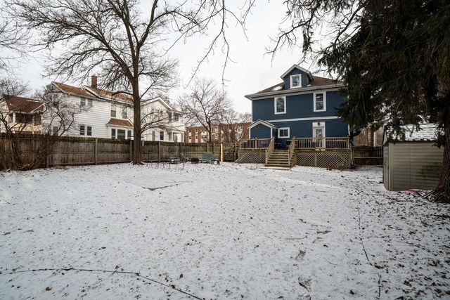 602 N Hartwell AVENUE, Waukesha, WI 53186