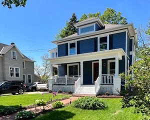 602 N Hartwell AVENUE, Waukesha, WI 53186