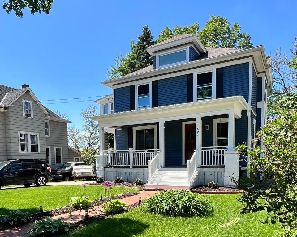 602 N Hartwell AVENUE, Waukesha, WI 53186