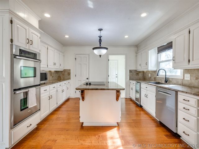 7545 E 65th Place, Tulsa, OK 74133