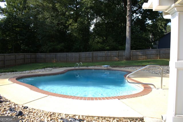 565 Scarborough Road, Ellenwood, GA 30294