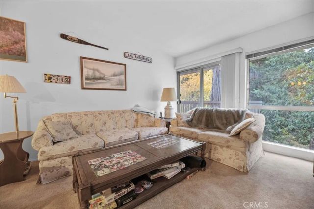 103 Rockledge Lane, Lake Arrowhead, CA 92352