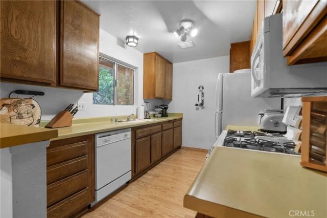 103 Rockledge Lane, Lake Arrowhead, CA 92352