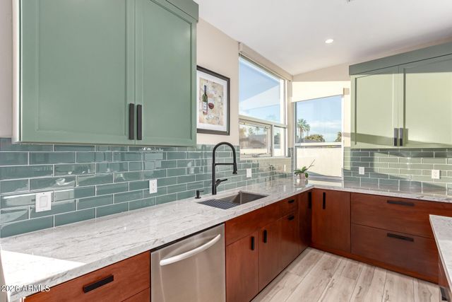 5576 N 12TH Street, Phoenix, AZ 85014