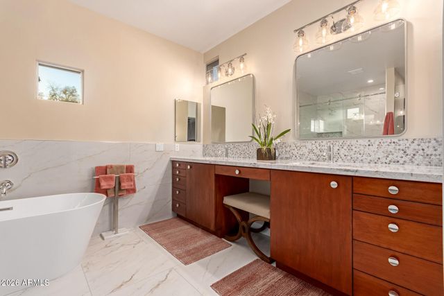 5576 N 12TH Street, Phoenix, AZ 85014