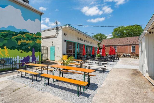 709 Pepperwood Trail, Stone Mountain, GA 30087