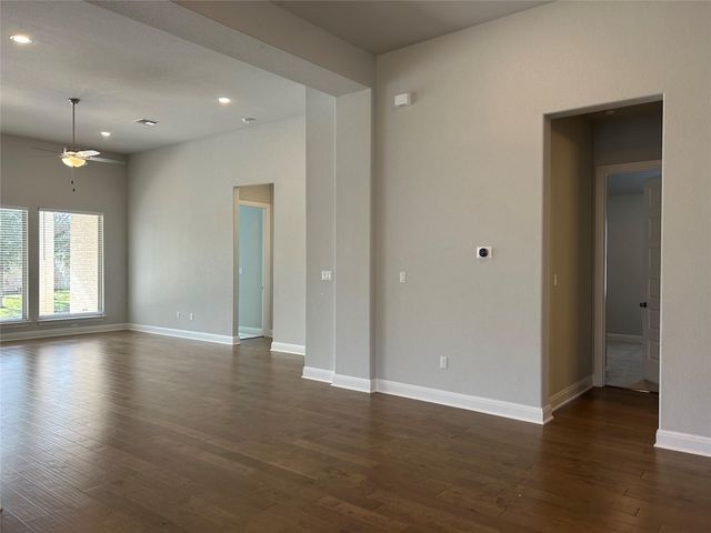 148 Kellogg LN, Bastrop, TX 78602
