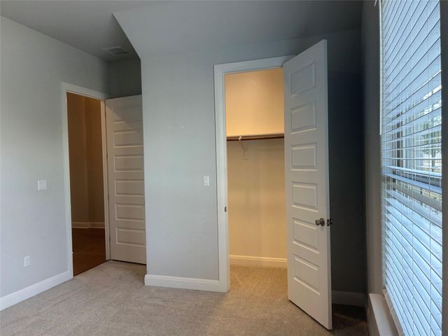 148 Kellogg LN, Bastrop, TX 78602