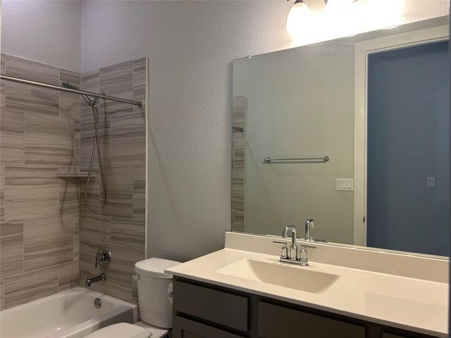 148 Kellogg LN, Bastrop, TX 78602