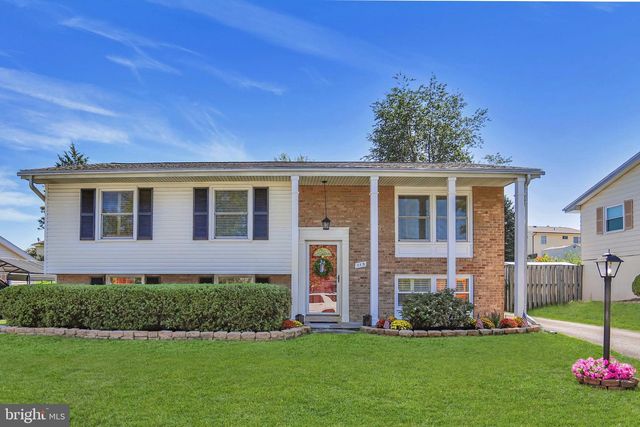 115 W CHURCH RD, Sterling, VA 20164