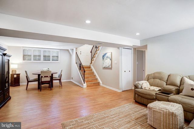 115 W CHURCH RD, Sterling, VA 20164