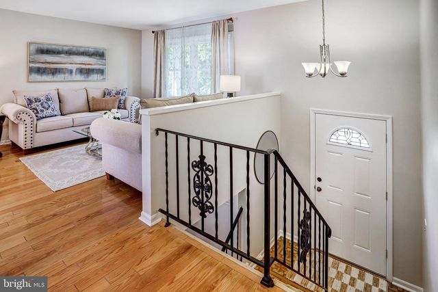 115 W CHURCH RD, Sterling, VA 20164