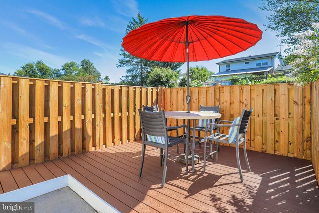 115 W CHURCH RD, Sterling, VA 20164