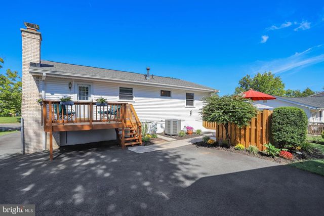 115 W CHURCH RD, Sterling, VA 20164