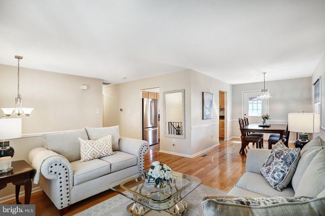 115 W CHURCH RD, Sterling, VA 20164
