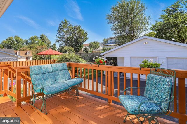 115 W CHURCH RD, Sterling, VA 20164