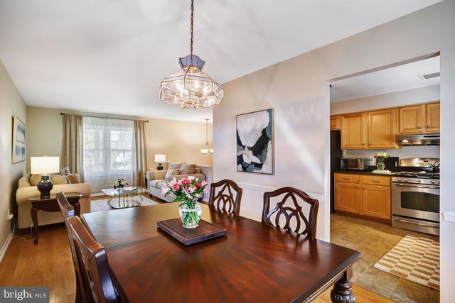 115 W CHURCH RD, Sterling, VA 20164
