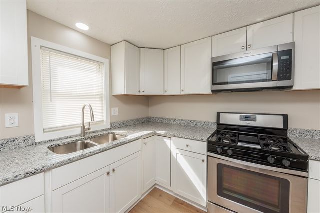 3239 Lakeway Street, Akron, OH 44319