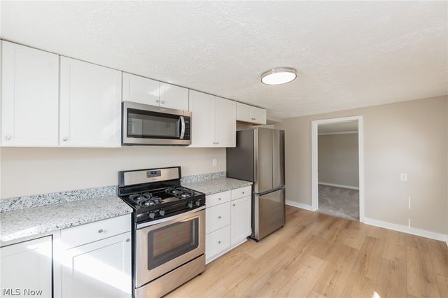 3239 Lakeway Street, Akron, OH 44319