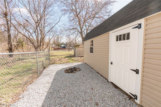 3239 Lakeway Street, Akron, OH 44319